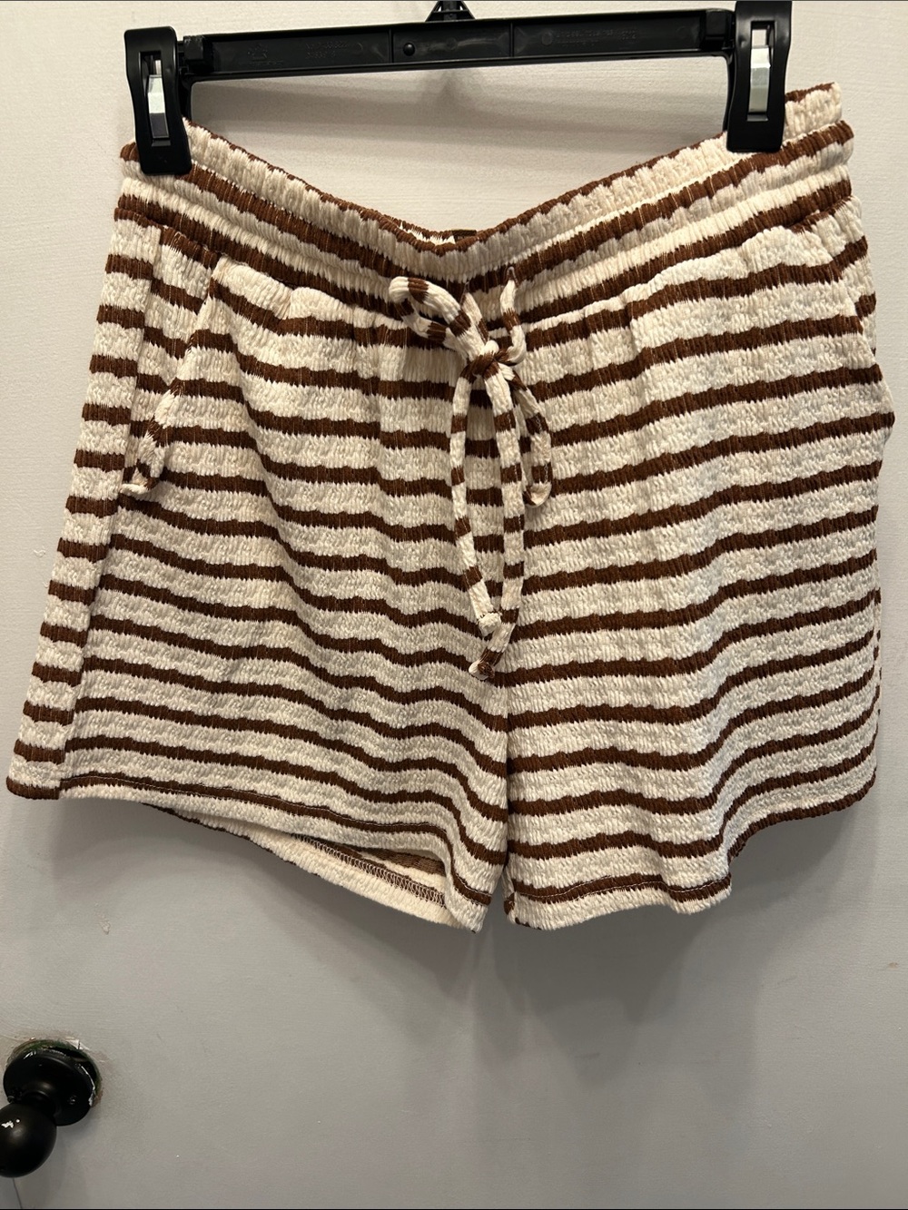 Striped Short Set .Knit Top and Matching Shots in Cream and Brown Never Worn - Picture 8 of 10